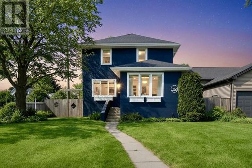 763 Ernestine Ave, Thunder Bay, ON, P7E1W9 | Card Image