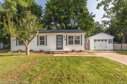 12 Trowbridge Ct, Ann Arbor, MI, 48108-2553 | Card Image