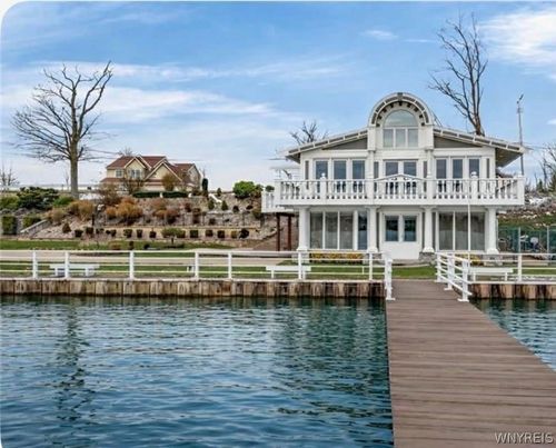 2039 E River Rd, Grand Island, NY, 14072-2102 | Card Image