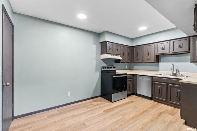 2501 26 Th Avenue Ct, Condo with 2 bedrooms, 1 bathrooms and null parking in Rock Island IL | Image 21