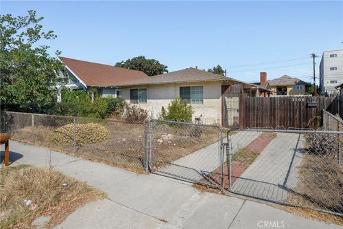 3100 Brighton, Los Angeles, CA, 90018 | Card Image