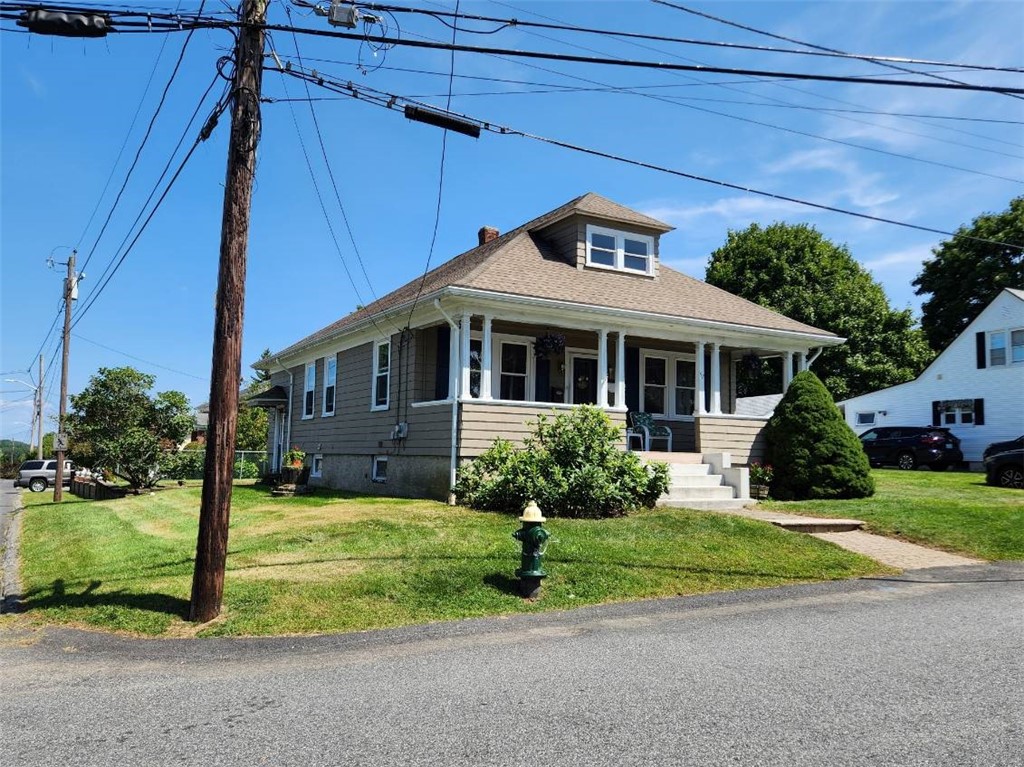 Yeoman Ave, Cranston, RI 02920