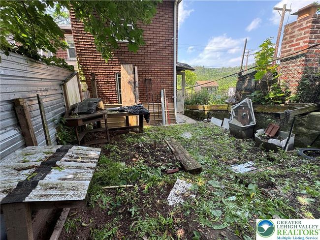 226 E Snyder Ave, Townhouse with 2 bedrooms, 1 bathrooms and null parking in Lansford PA | Image 27