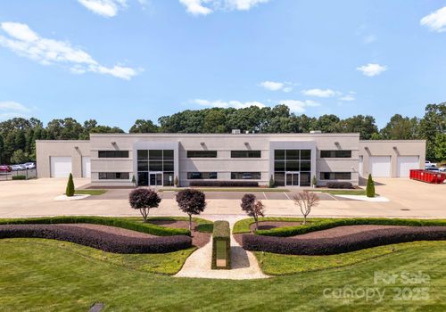 260-258-260 W Aviation Dr, Statesville, NC, 28677-2516 | Card Image