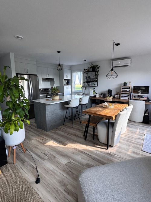 e-15 Rue St-Louis, Saint-Esprit, QC, J0K2L0 | Card Image