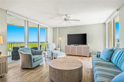 805 - 5049 N Highway A1a, Home with 3 bedrooms, 2 bathrooms and null parking in Hutchinson Island FL | Image 3