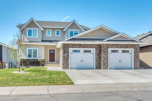 1069 Hillcrest Manor Estates, Strathmore, AB, T1P0B9 | Card Image