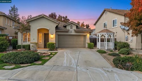 104 Montevino Ct, Oakley, CA, 94561-3980 | Card Image