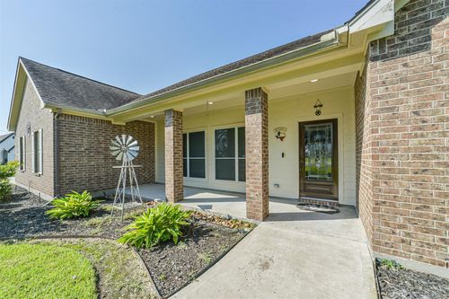 3077 Dees Cir, Sealy, TX, 77474-2241 | Card Image