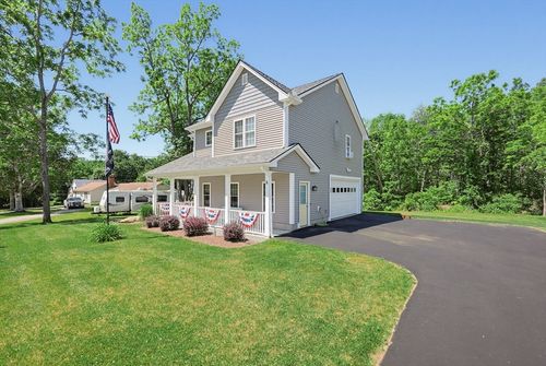 8 Union St, North Brookfield, MA, 01535 | Card Image
