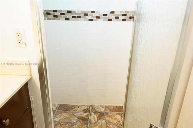 APT-301 - 4215 N University Dr, Condo with 2 bedrooms, 2 bathrooms and null parking in Sunrise FL | Image 24