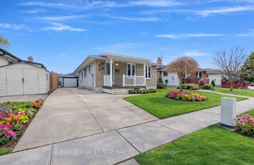 7564 Redhaven Crescent, Niagara Falls, ON, L2G7H7 | Card Image