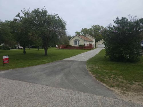 4674 Meadowlawn Dr, Fort Gratiot, MI, 48059-3550 | Card Image
