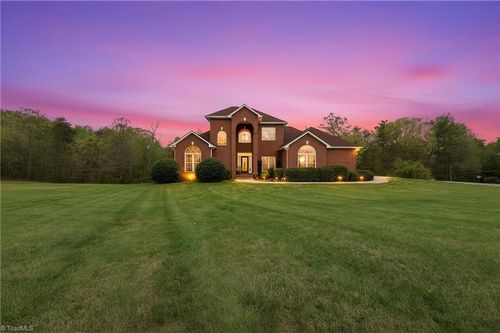 48 Oakdale Dr, Taylorsville, NC, 28681-8310 | Card Image