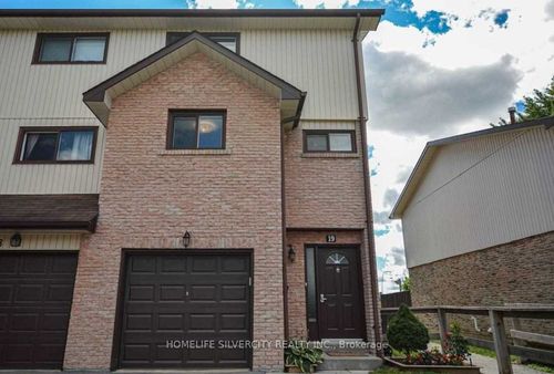 19-19 Dawson Cres, Brampton, ON, L6V3M5 | Card Image