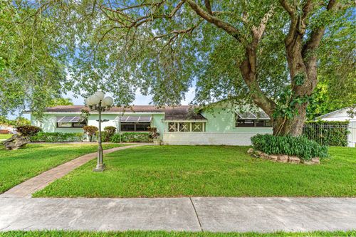 2118 W Palma Cir, West Palm Beach, FL, 33415-7414 | Card Image