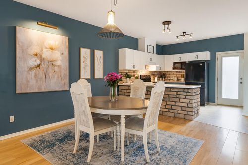 106-2006 Luxstone Blvd Sw, Airdrie, AB, T4B3C4 | Card Image