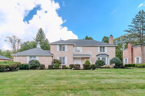 7963 Seth Payne St, Brecksville, OH, 44141-1318 | Card Image