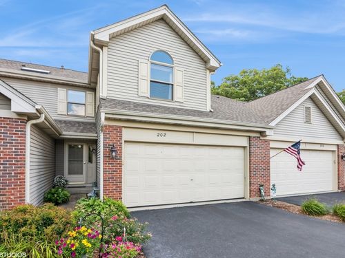 202 Woodboro Dr, West Chicago, IL, 60185-2994 | Card Image
