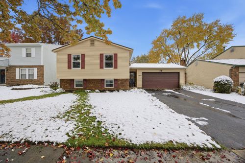 2051 Tuckaway Ct, Columbus, OH, 43228-9568 | Card Image