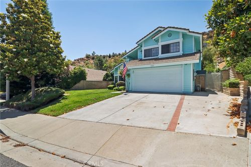 22024 Jeffers Ln, Saugus, CA, 91350-3926 | Card Image