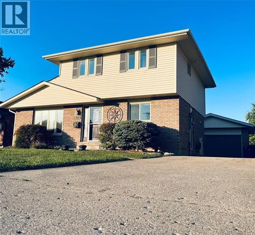 147 St Michael Ave, Chatham, ON, N7M6A8 | Card Image