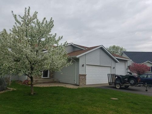 804 Popplewood Ct, Waite Park, MN, 56387-1799 | Card Image