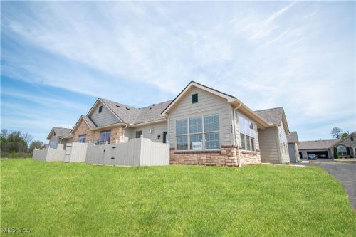 unit-904-9264 Sharrott Rd, Poland, OH, 44514-4516 | Card Image