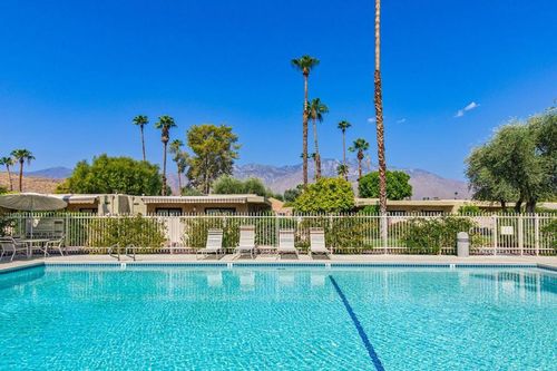 2433 Los Patos Dr, Palm Springs, CA, 92264-6039 | Card Image