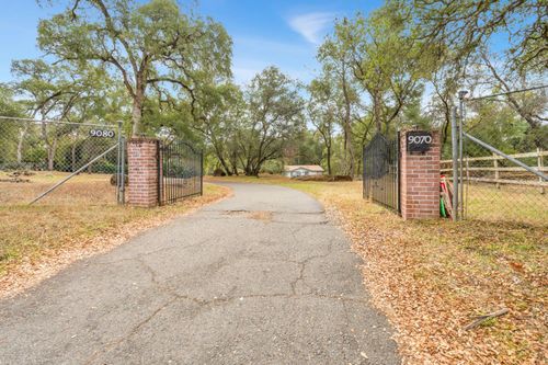 9080 Horseshoe Bar Rd, Loomis, CA, 95650-9746 | Card Image