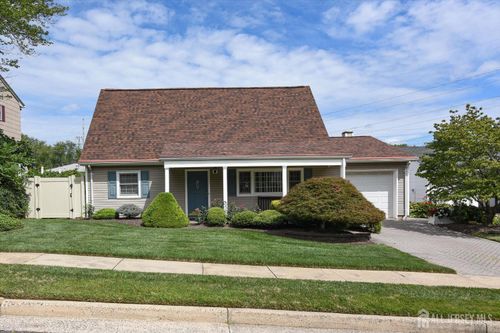 5 Wick Dr, Sayreville, NJ, 08872-1269 | Card Image