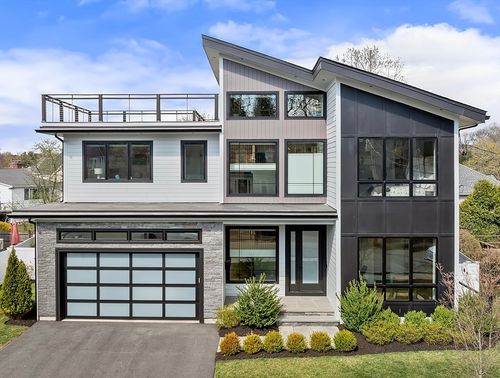 9 Whittlesley Road, Newton, MA, 02459 | Card Image