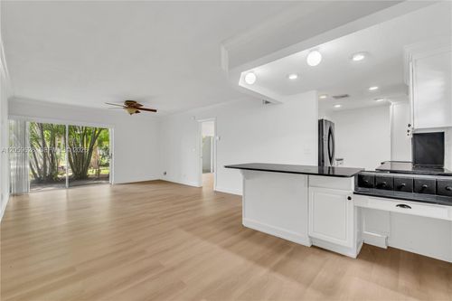 107-725 Hummingbird Way, North Palm Beach, FL, 33408-5138 | Card Image