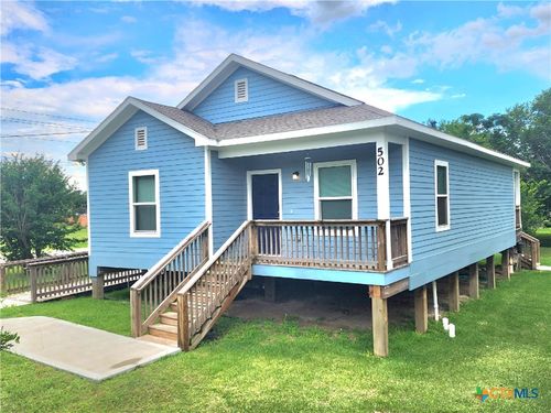502 Migl St, Yoakum, TX, 77995-2944 | Card Image