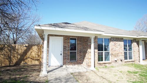 319 Se 13th St, Grand Prairie, TX, 75051-2237 | Card Image