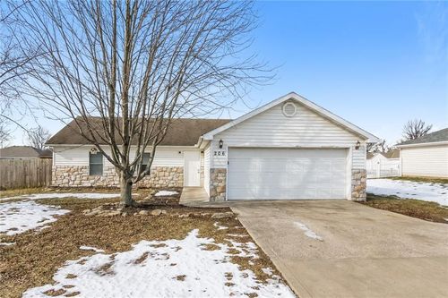 206 E Kirby Road, Grain Valley, MO, 64029 | Card Image