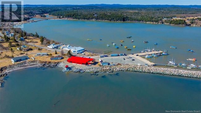 7 Long Beach Lane, House other with 3 bedrooms, 2 bathrooms and null parking in Dipper Harbour NB | Image 6