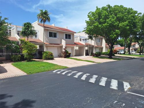 0-10241 Nw 52nd Ter, Doral, FL, 33178-6615 | Card Image