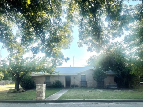 2110 Se 25th Ave, Mineral Wells, TX, 76067-7628 | Card Image