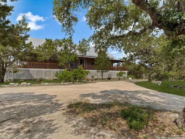 388 Oak Trl, House other with 3 bedrooms, 5 bathrooms and null parking in Pipe Creek TX | Image 50