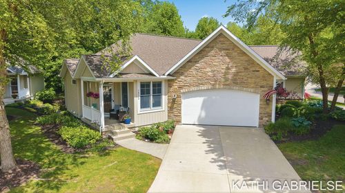 16273 Riverdale Ct, Spring Lake, MI, 49456-1465 | Card Image