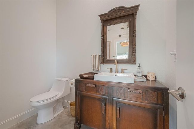 1295 Brazos River Rd, Home with 5 bedrooms, 6 bathrooms and 4 parking in Freeport TX | Image 13