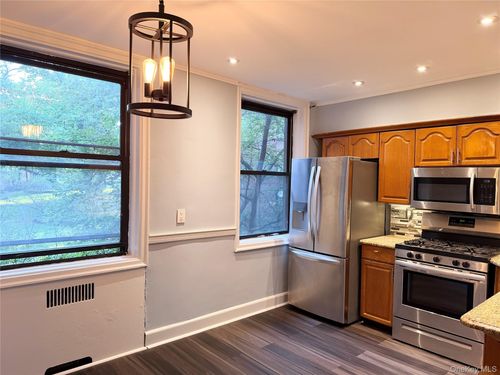 2c-412C Larchmont Acres, Larchmont, NY, 10538-7320 | Card Image