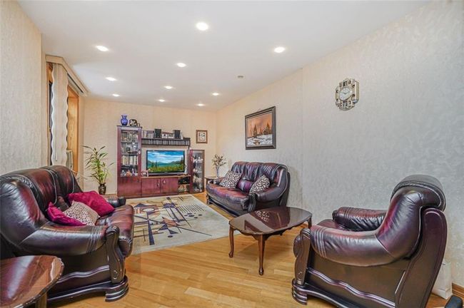 APT-6P - 2685 E 7 Th St, Home with 2 bedrooms, 1 bathrooms and null parking in Brooklyn NY | Image 4
