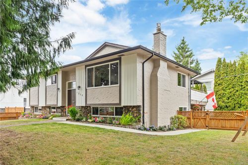 1064 Verdier Ave, Central Saanich, BC, V8M1E6 | Card Image