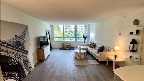 apt-450s-1500 Bay Rd, Miami Beach, FL, 33139-3217 | Card Image