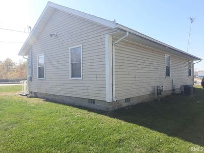 2426 S Vine Street, House other with 3 bedrooms, 1 bathrooms and null parking in Muncie IN | Image 2