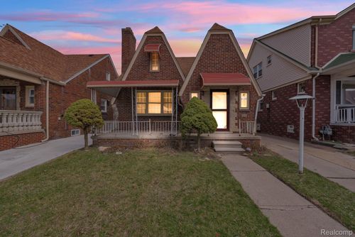 6120 Middlesex St, Dearborn, MI, 48126-2167 | Card Image