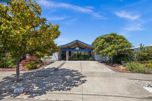 8039 Shay Dr, Oakland, CA, 94605-4220 | Card Image