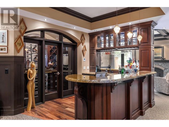 983 Westpoint Dr, House other with 4 bedrooms, 6 bathrooms and 2 parking in Kelowna BC | Image 21